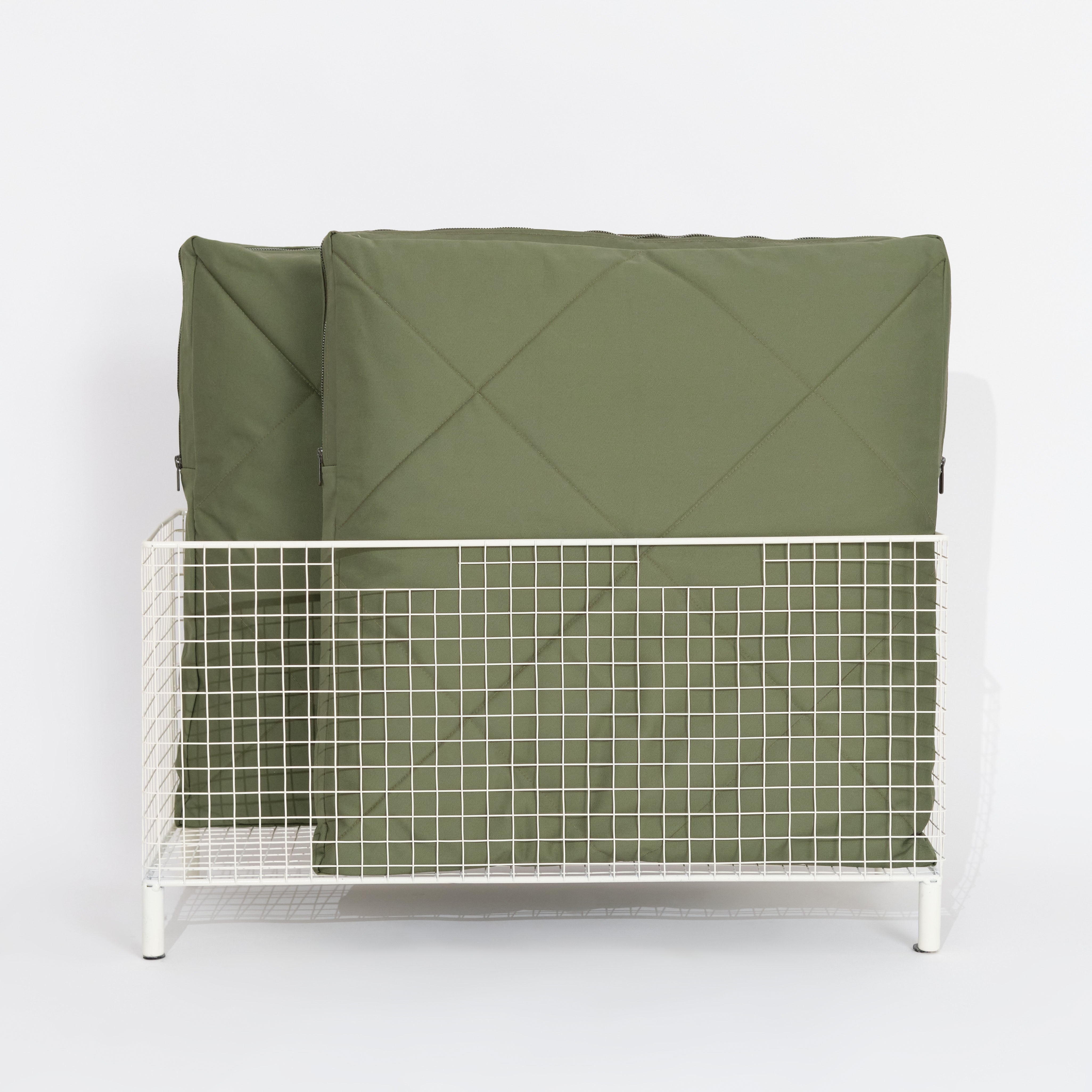 Cover with a zipper