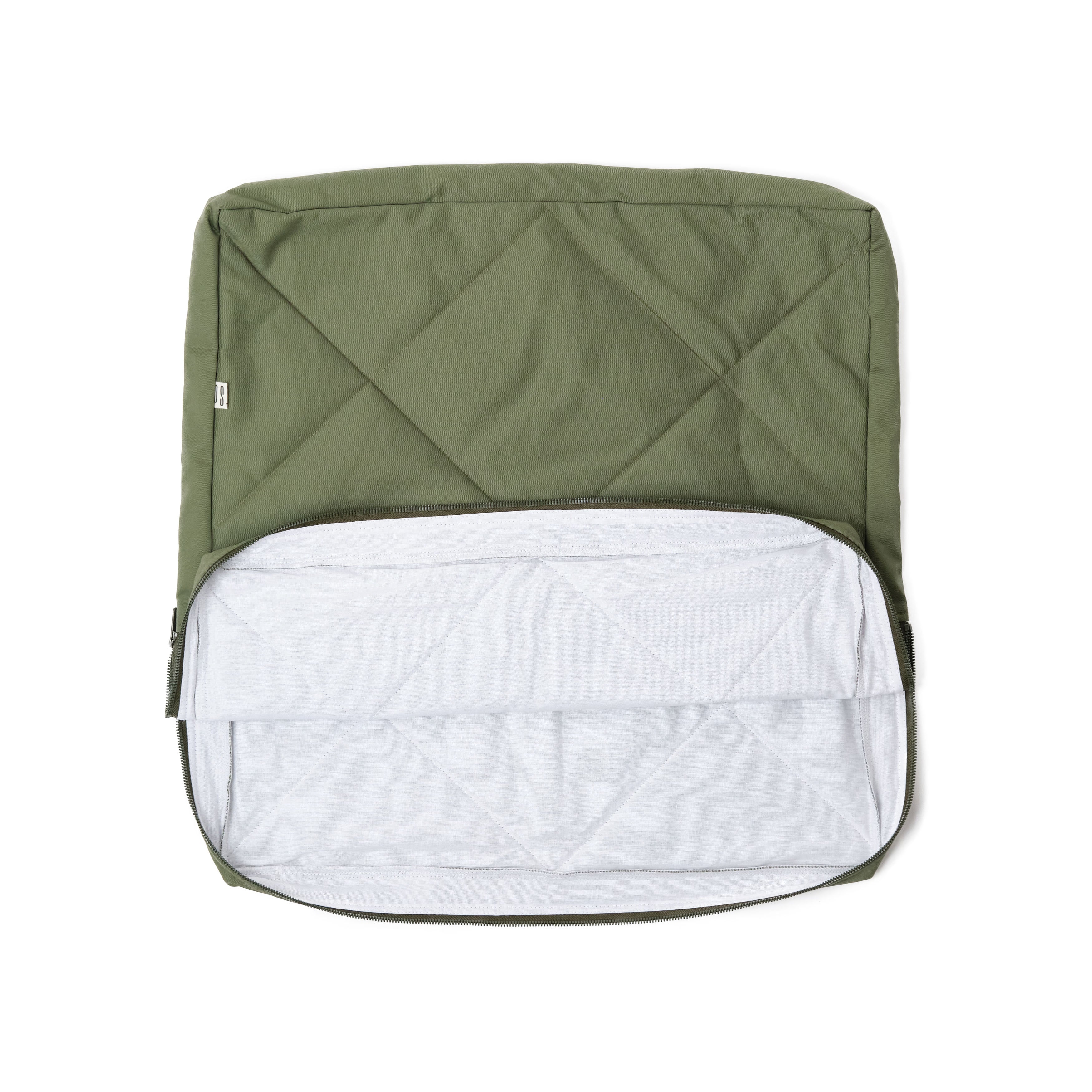 Cover with a zipper