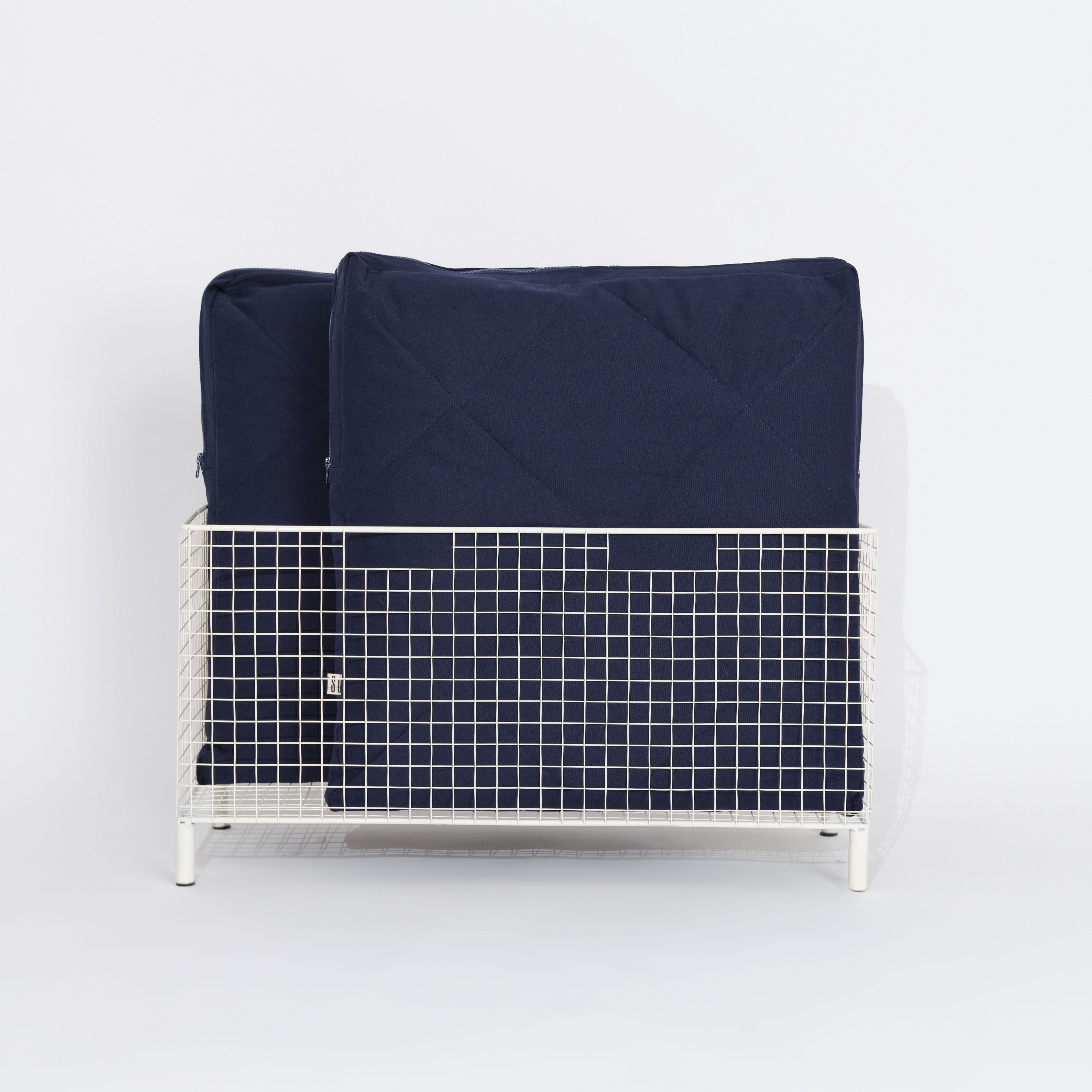 Cover with a zipper