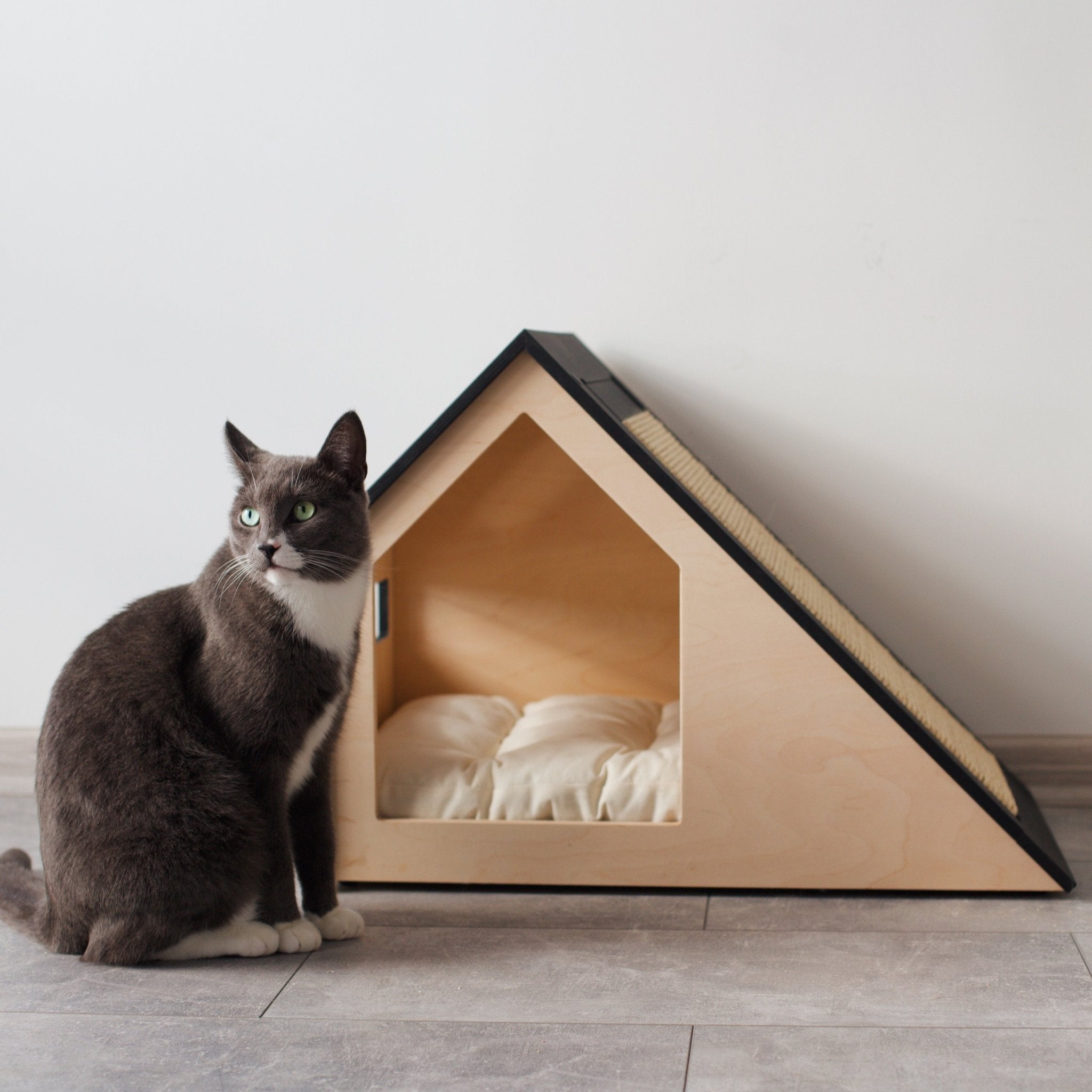 Hamm Scratch Cat house with scratcher PetSo