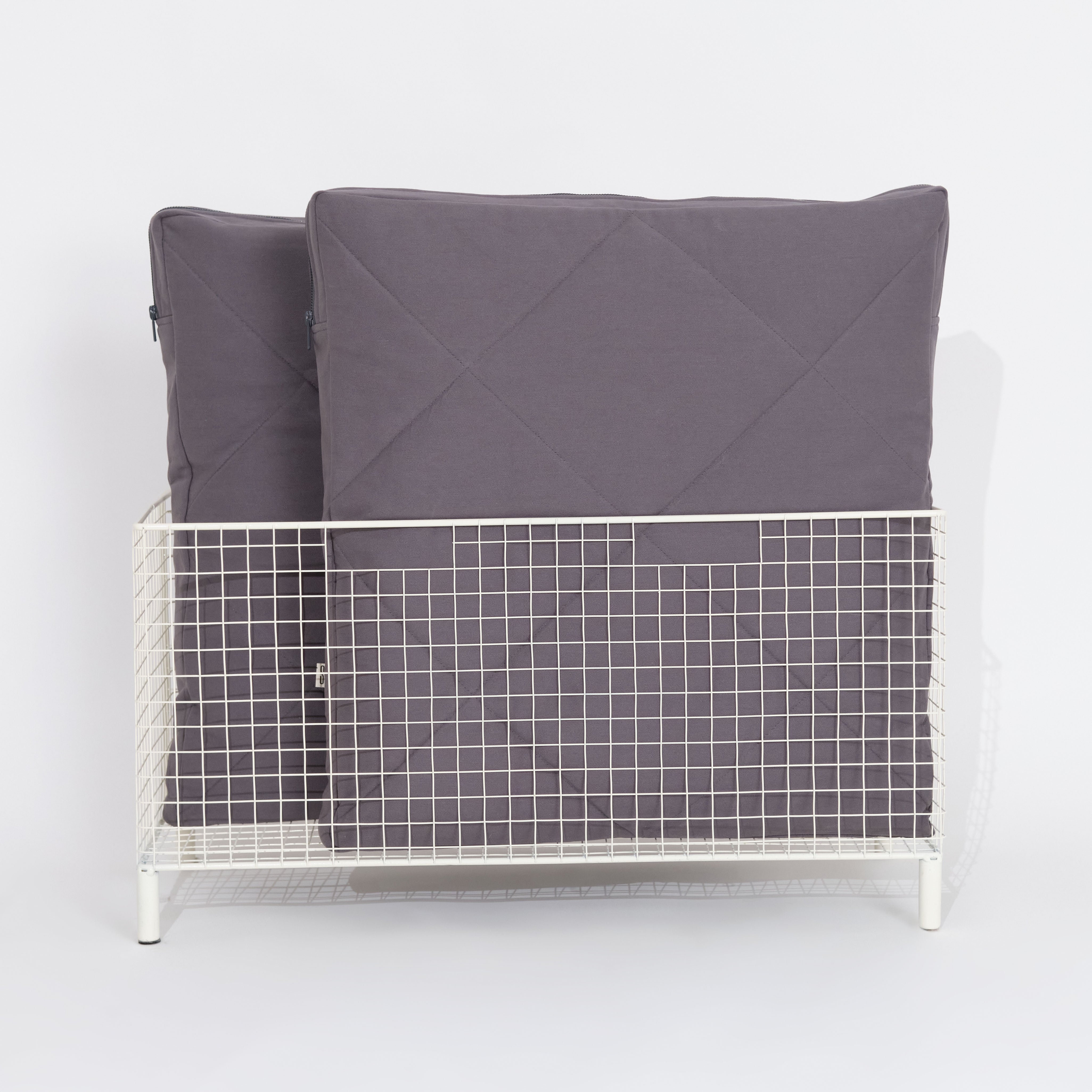Cover with a zipper