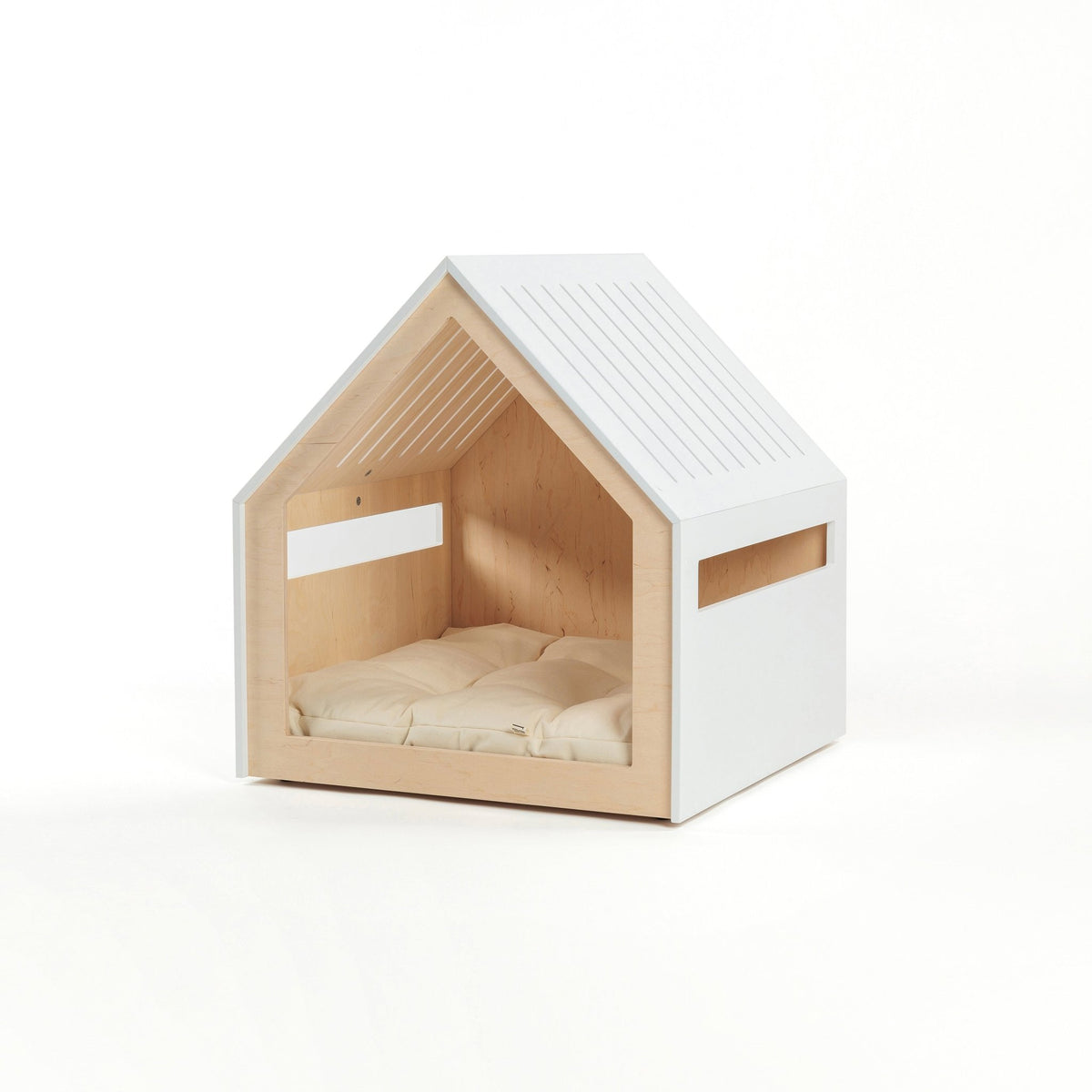 Petso Classic Open, a white pitched-roof dog house without a door